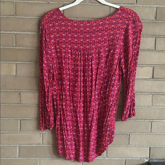 🍒 Women's Red/Pink Patterned Top 👛 - Picture 3 of 4